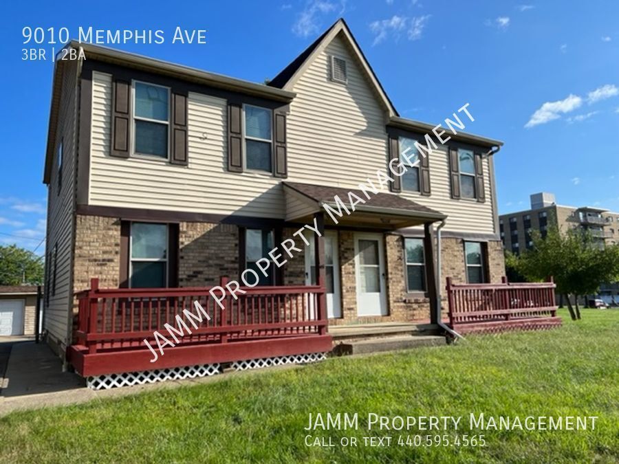 Primary Photo - 3 Bedroom Brooklyn Left Side Townhome Char...