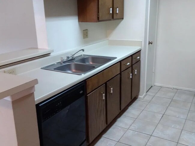 Building Photo - 8024 Sands Point Dr