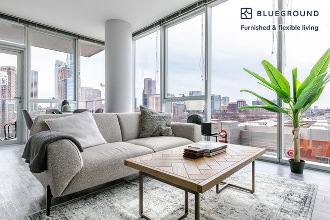 Building Photo - 1000 S Clark St