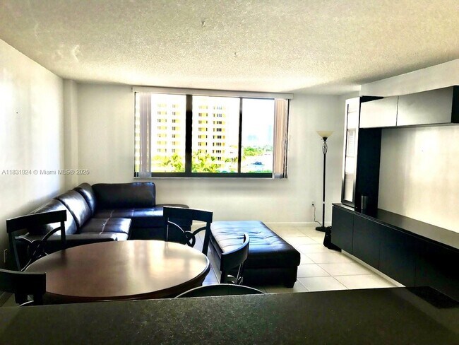 Foto del edificio - 540 Brickell Key Dr