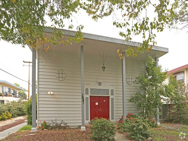 Building Photo - 3687 Waterbury Ct