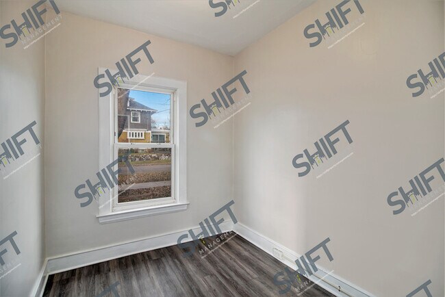 Foto del edificio - 534 Benjamin - Fresh and updated 3 bedroom...