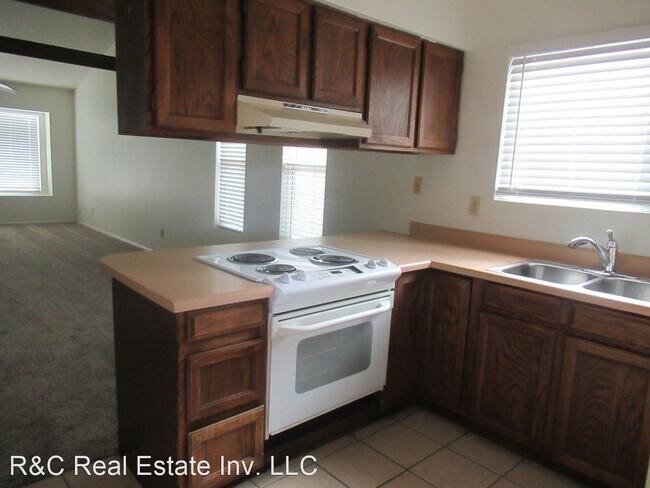 Foto del edificio - 2 br, 2 bath House - 934 W Emelita  Cir