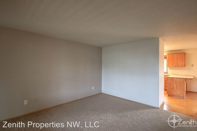 Building Photo - 4201 NE 161st Ave