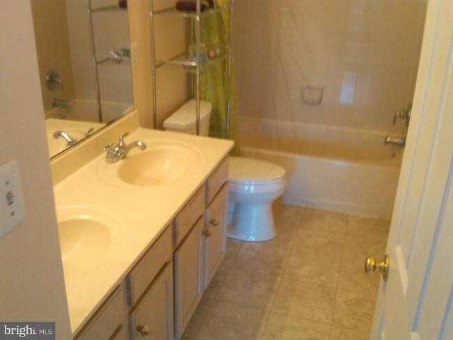 Building Photo - 21125 Camomile Ct