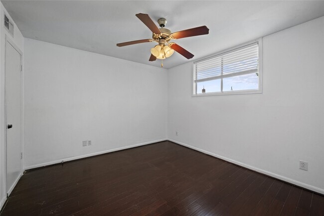Building Photo - 5123 Del Monte Dr