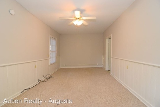 Building Photo - 944 Milledge Rd