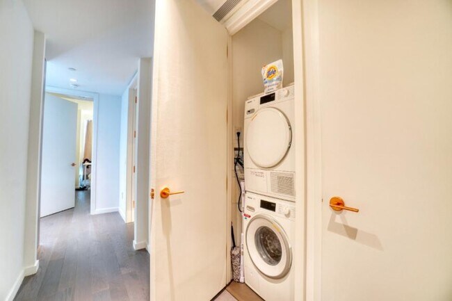 Foto del edificio - 1 bedroom in Brooklyn NY 11201