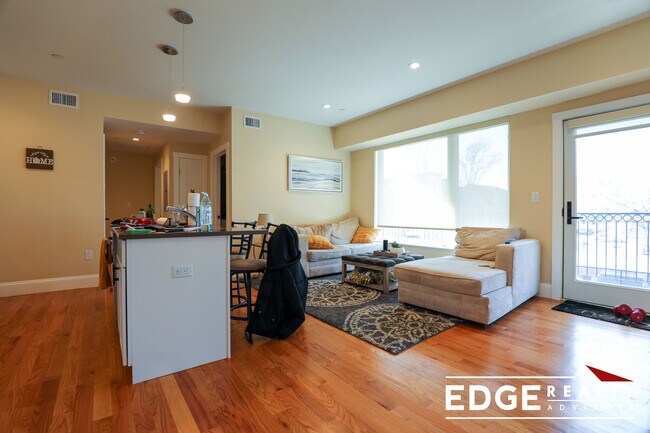 Foto del edificio - 19 Glencoe St