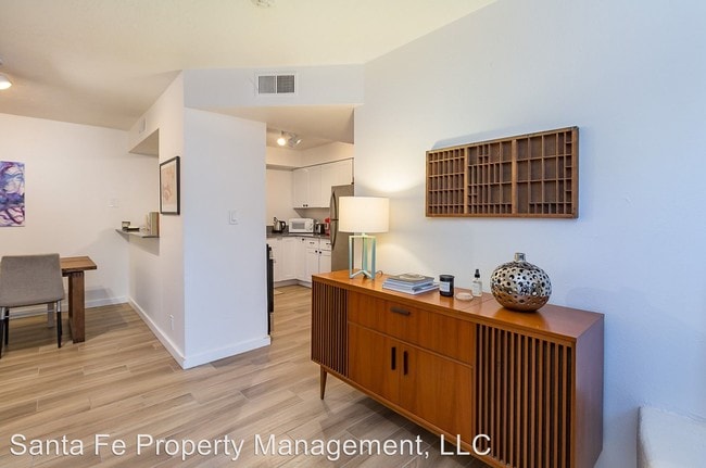 Building Photo - 1304 Rufina Ln