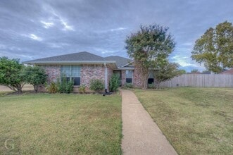 Building Photo - 5806 Hollyhock Ln