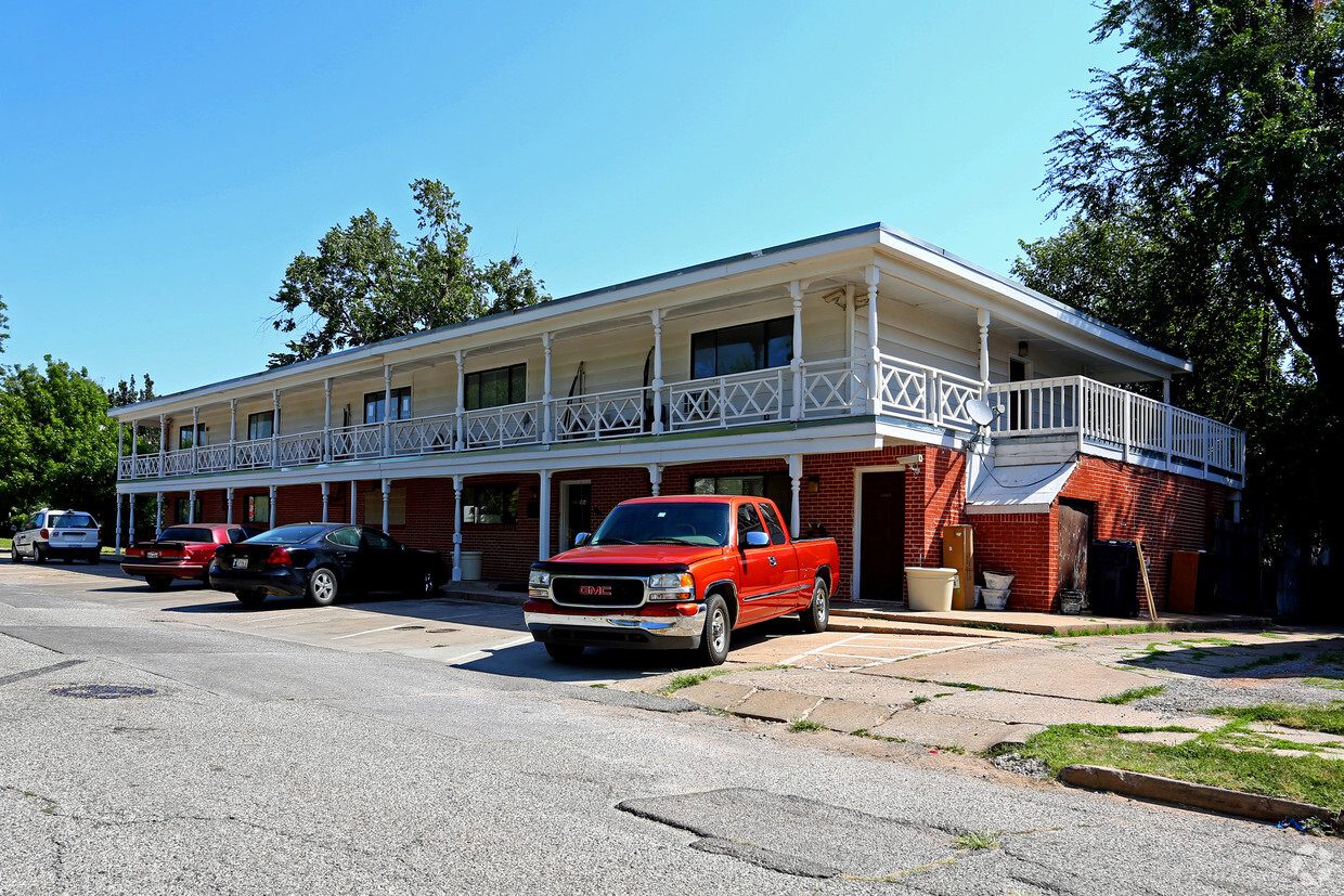 Primary Photo - Carolyn Williams Center