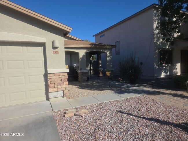 Foto del edificio - 1958 E Renegade Trail