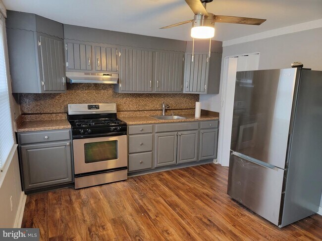 Building Photo - 2713 Hollins Ferry Rd