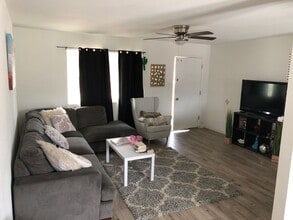 Building Photo - 15 E Alameda Dr