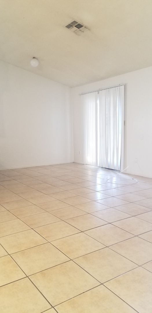 Foto del edificio - 5909 Cedar Glen Ln