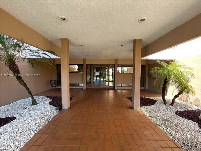 Building Photo - 4670 W 13th Ln