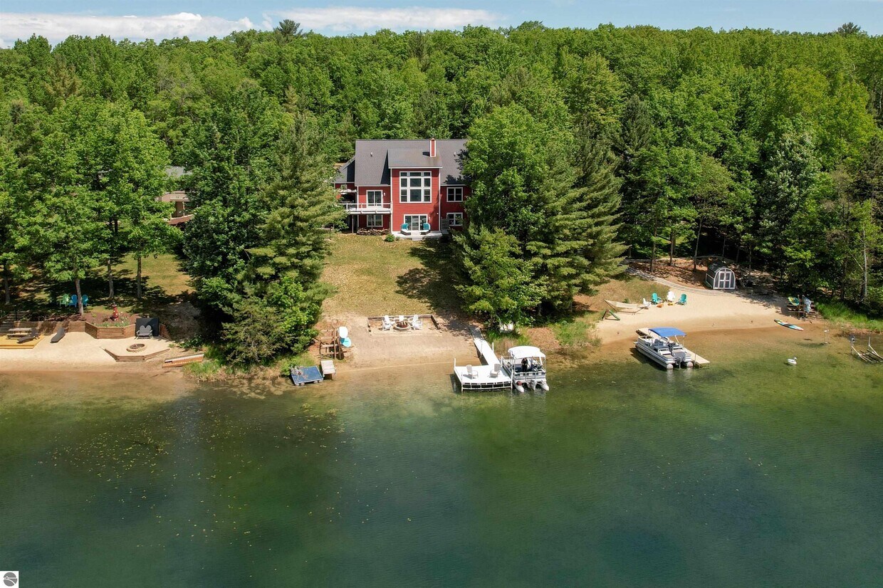 Primary Photo - 204 Island View Dr