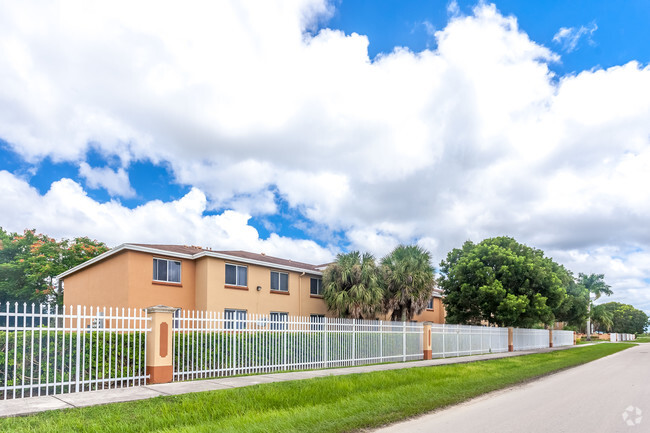 Building Photo - Cameron Creek, Florida City Apartments