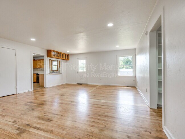Foto del edificio - 4608 N Libby Ave