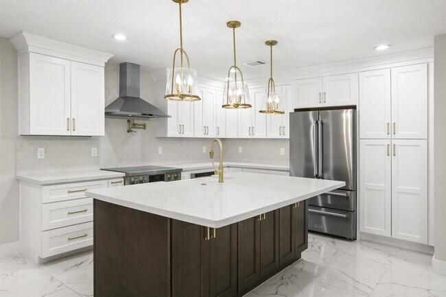 Foto del edificio - 4002 Dixie Farm Rd