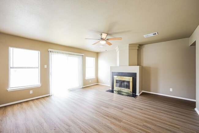 Building Photo - 5818 Summer Fest Dr