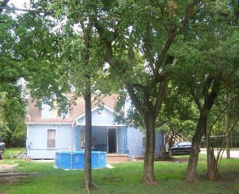 Building Photo - 1405 Miles St