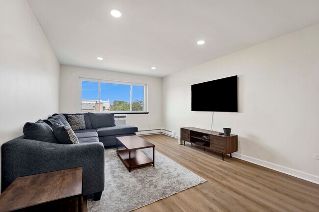 Foto del edificio - 607 W Wrightwood Ave