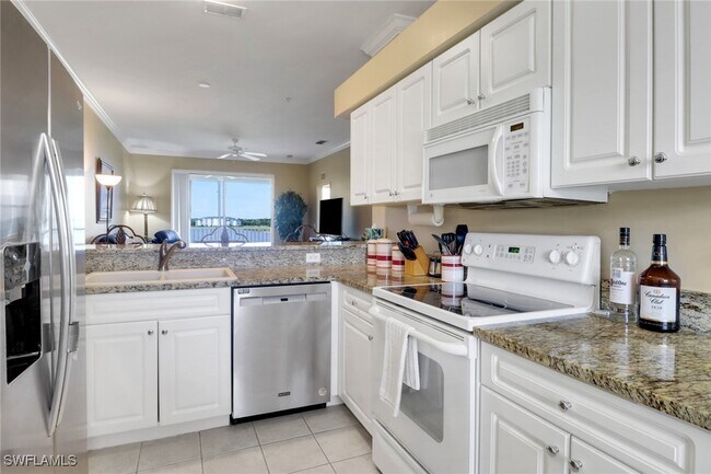 Building Photo - 10390 Washingtonia Palm Way