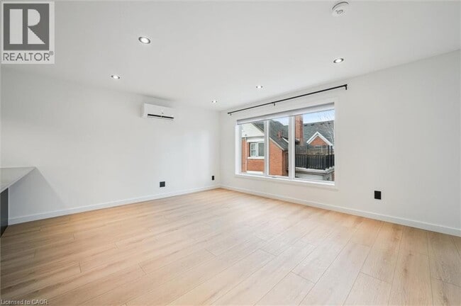 Building Photo - 66 Union St E