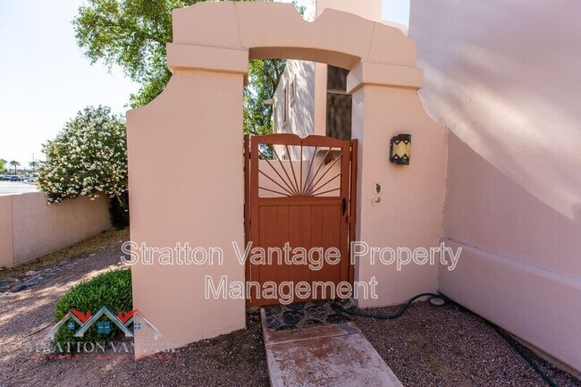 Building Photo - 333 N Pennington Dr
