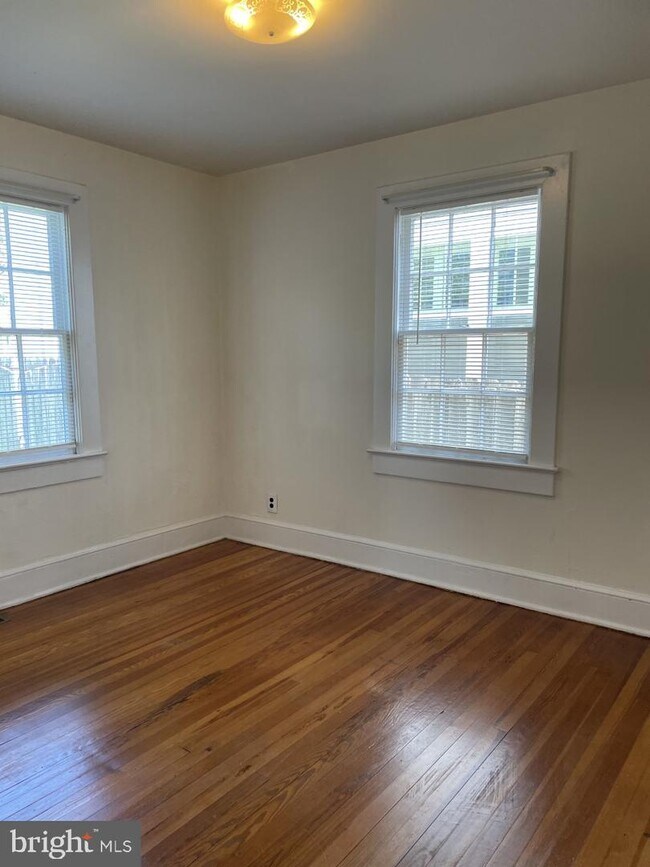 Building Photo - 1417 Hanover St