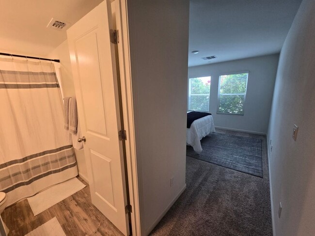 Building Photo - 9722 Packwood Dr