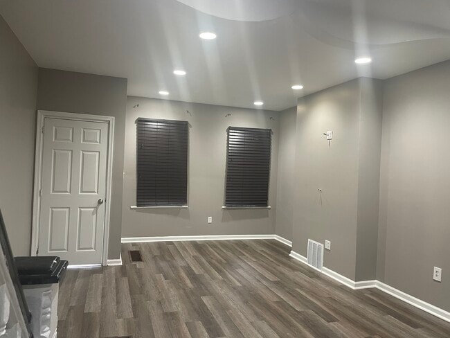 Building Photo - 52 N 59th St
