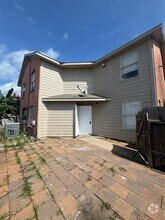 Building Photo - 12700 Leader St