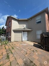 Building Photo - 12700 Leader St