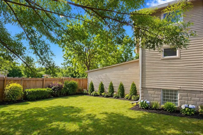 Foto del edificio - 20543 Gudith Rd