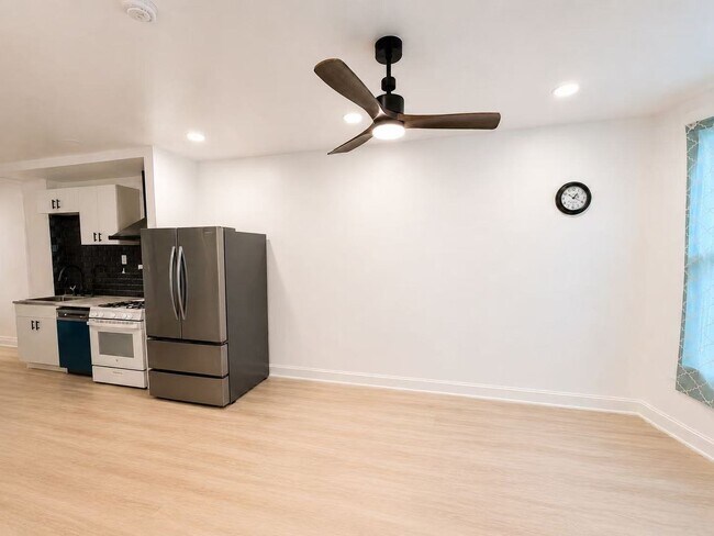 Building Photo - 2644 Maryland Ave