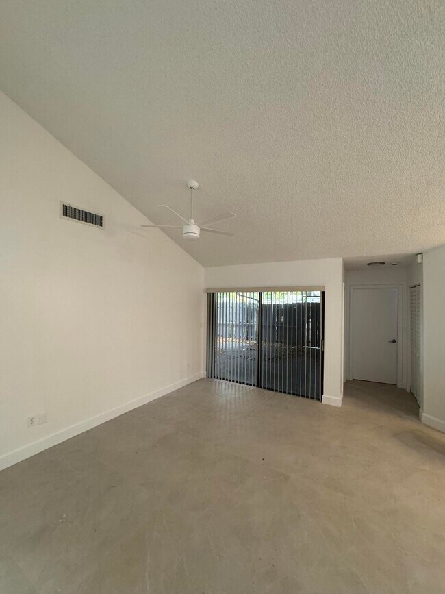 Building Photo - 1148 Summit Trail Cir