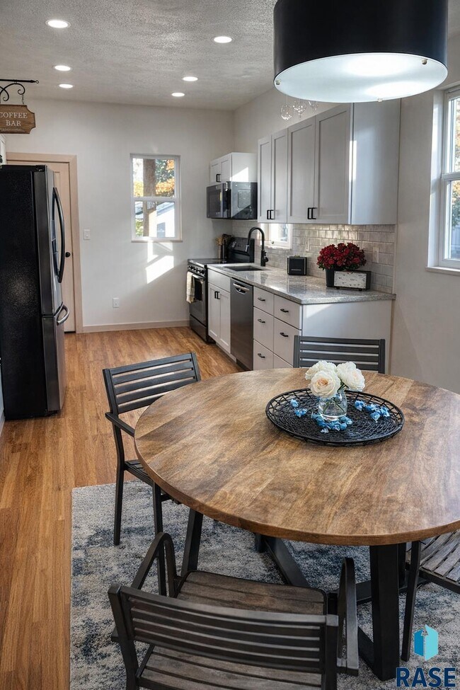 Foto del edificio - 920 S Summit Ave