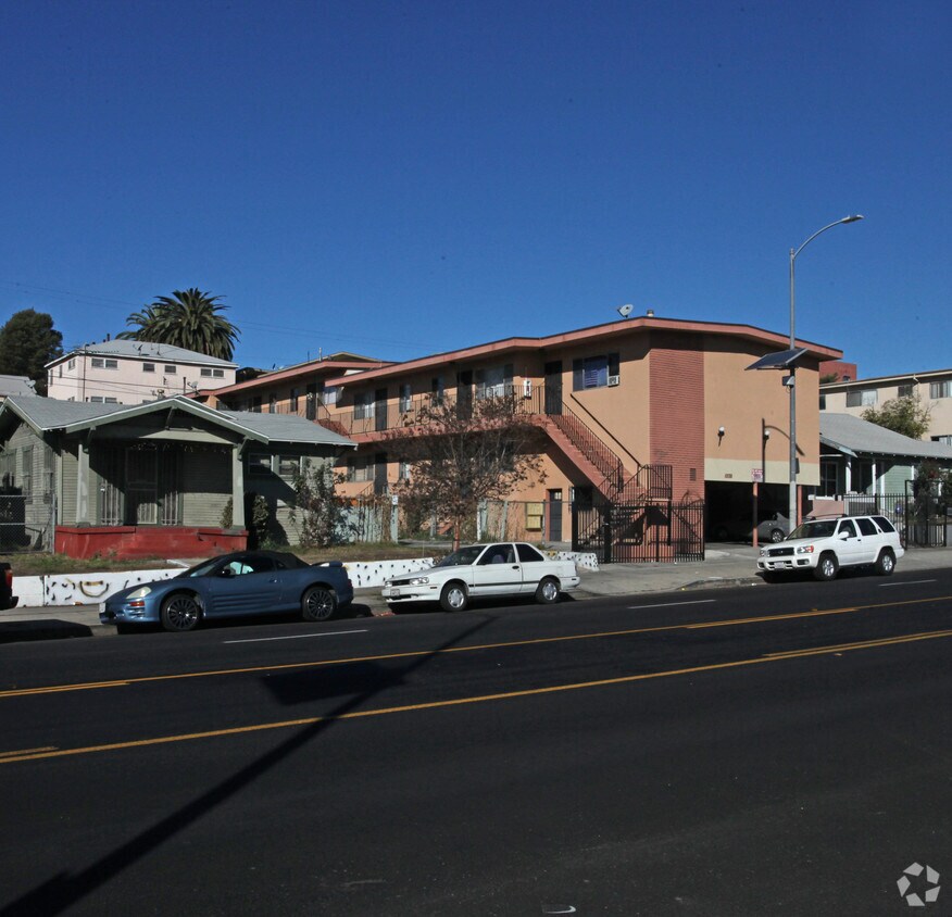 Building Photo - 1235 N Virgil Ave