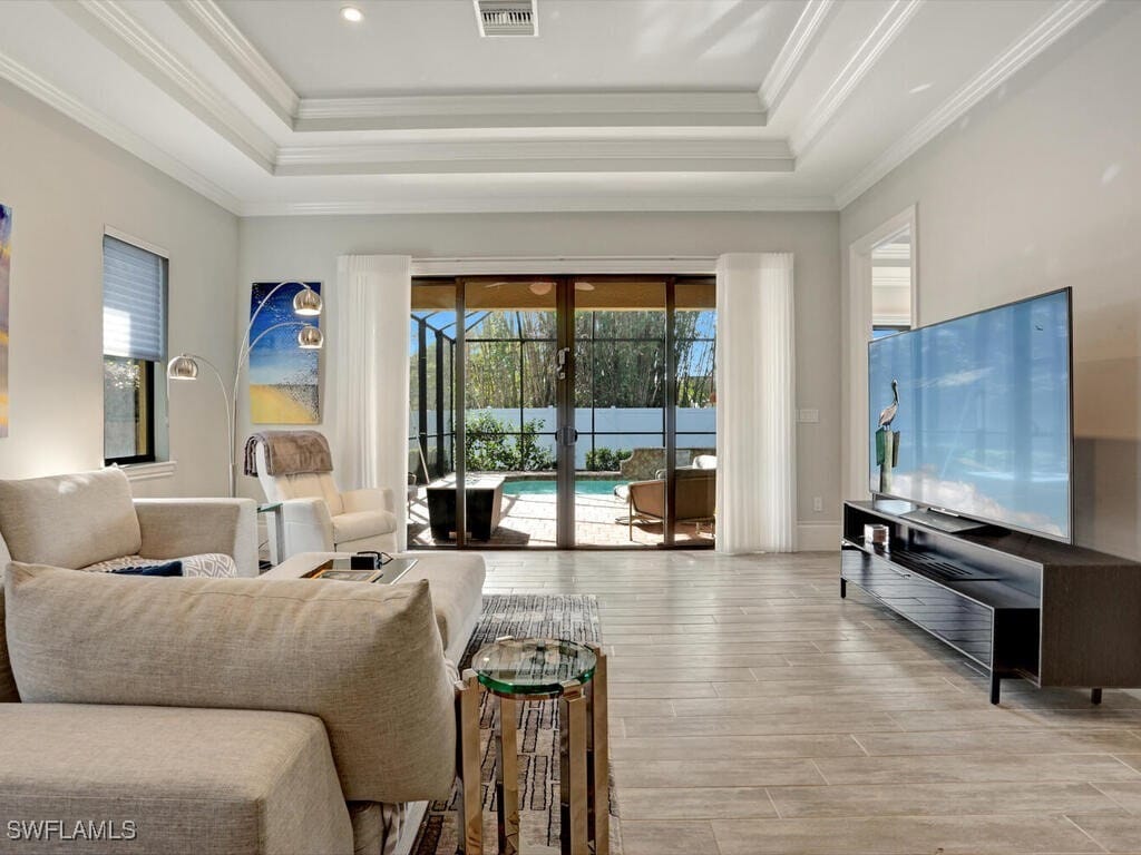Foto principal - 840 98th Ave N