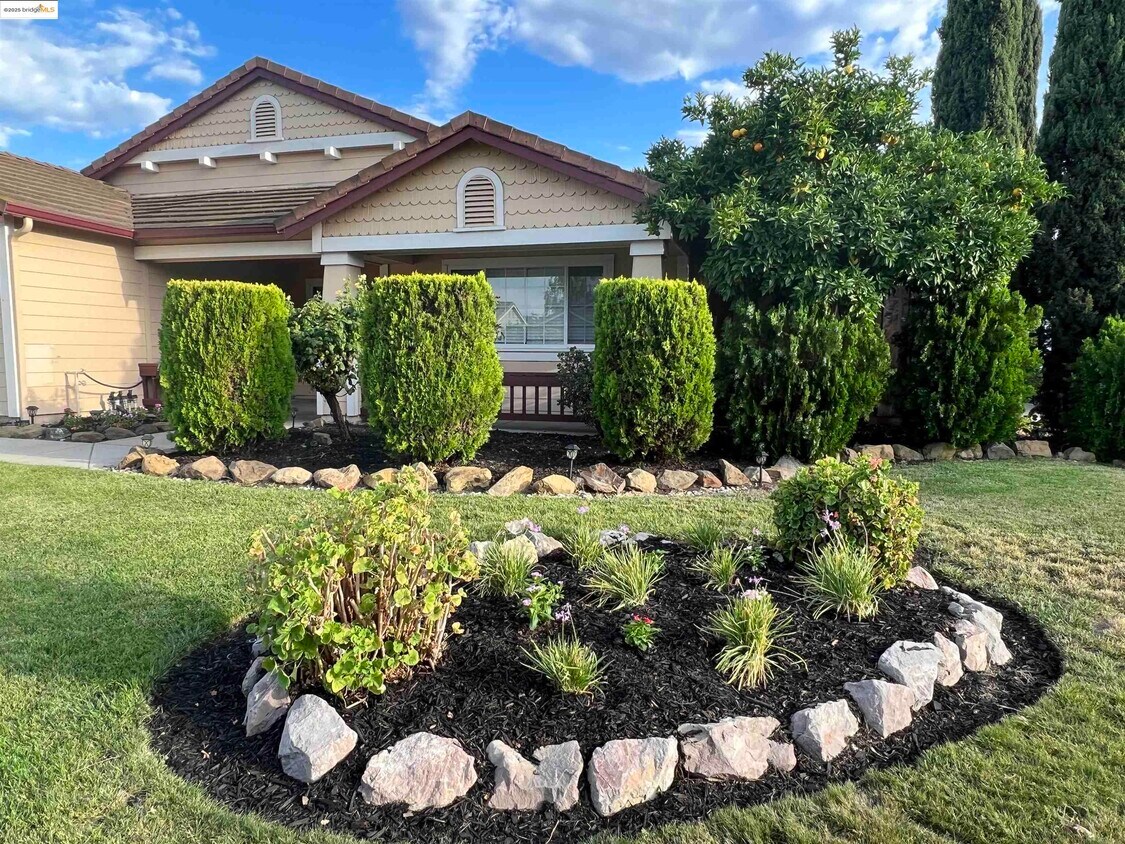 Foto principal - 1511 Coventry Dr