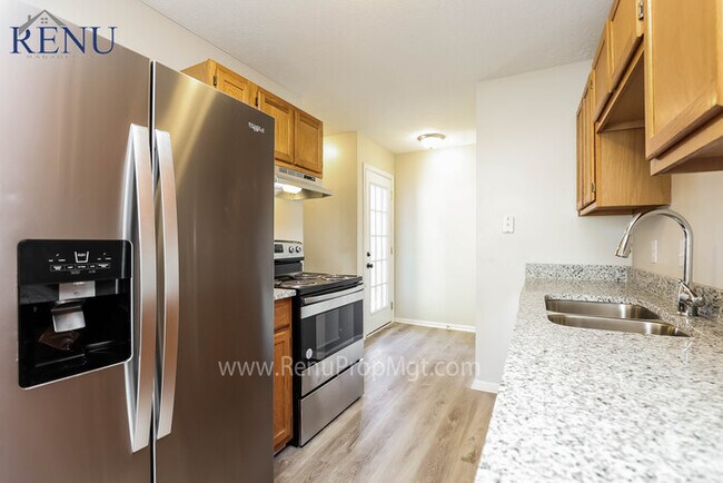 Foto del edificio - 3BR/2BA Home w/attached single garage!