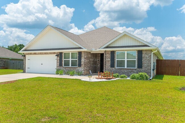 Foto del edificio - AVAILABLE NOW | BEAUTIFUL 5 BEDROOM, 3 BATH HOME IN MILTON WITH LARGE BACK YARD