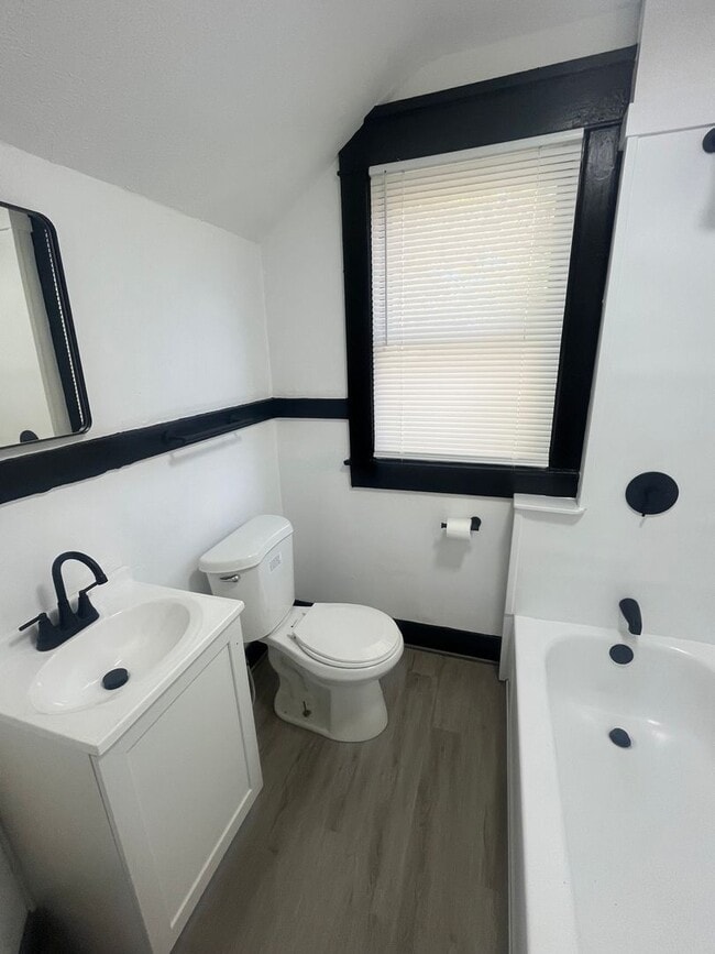 Foto del edificio - Gorgeous 3 bedroom fully renovated house!