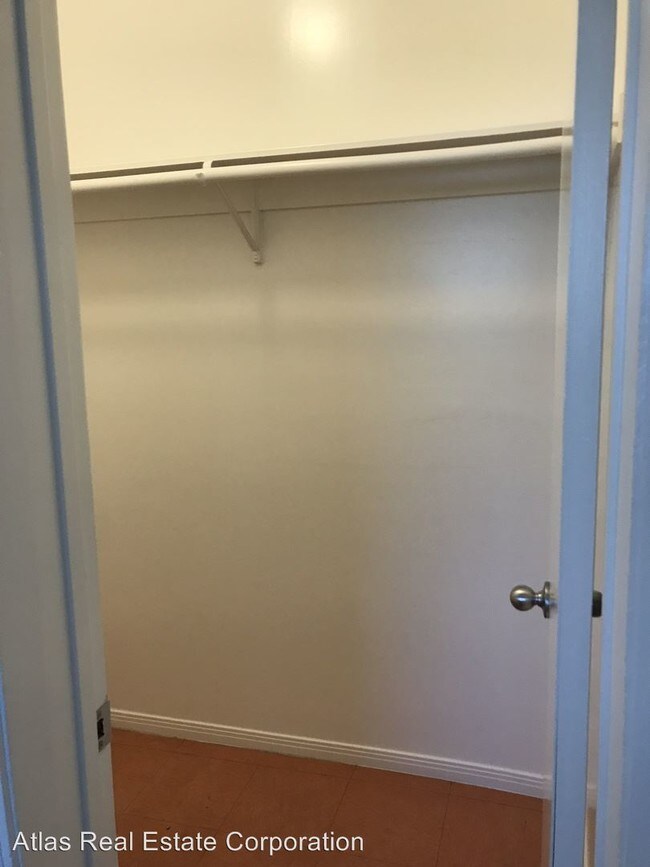 Foto del edificio - 1425 W 7th St