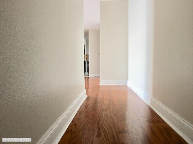 Foto del edificio - 3333 Broadway