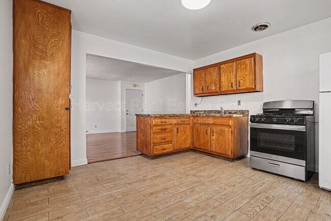 Foto del edificio - 3043 Blossom St