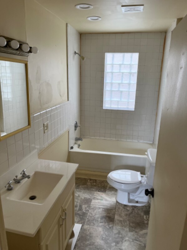 Building Photo - 34 E Cicotte St